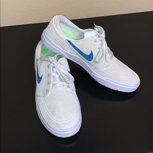 Men’s Nike SB Janoski Shoes